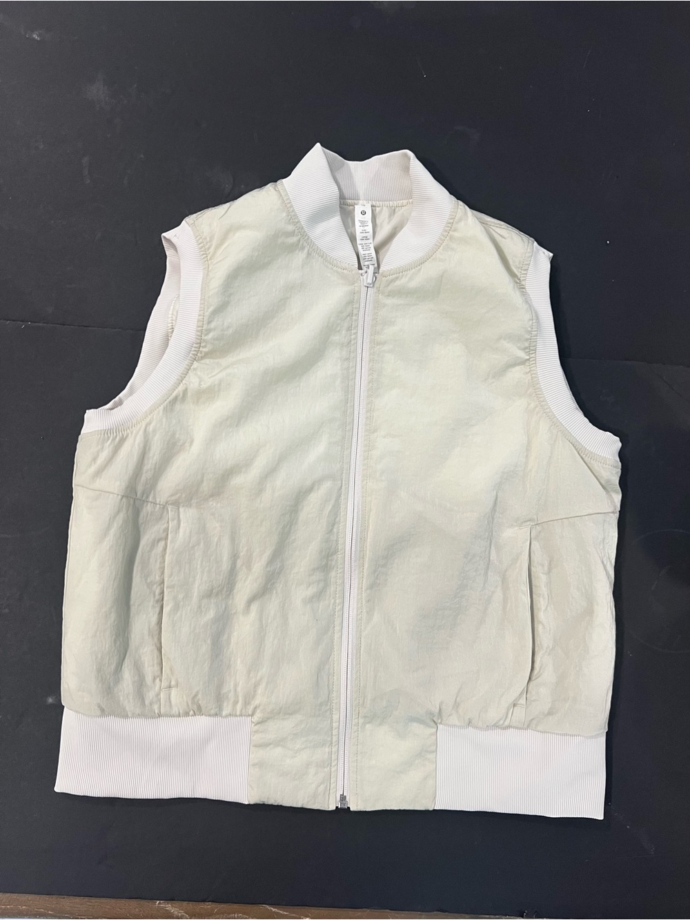 lululemon athletica Light Cream Sleeveless Vest